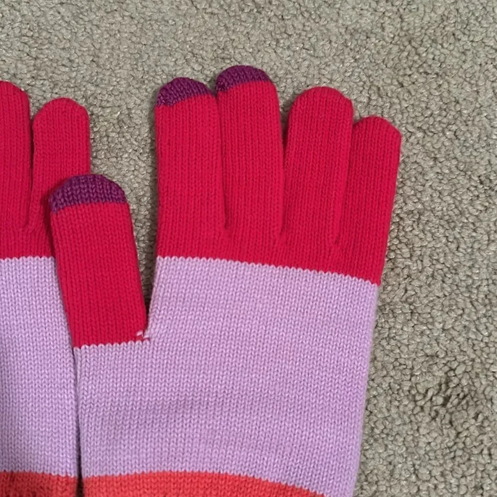 Verloop brand new tech gloves.